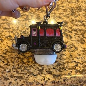 Haunted Mansion Carriage Hand Sanitizer Holder B&BW🐥